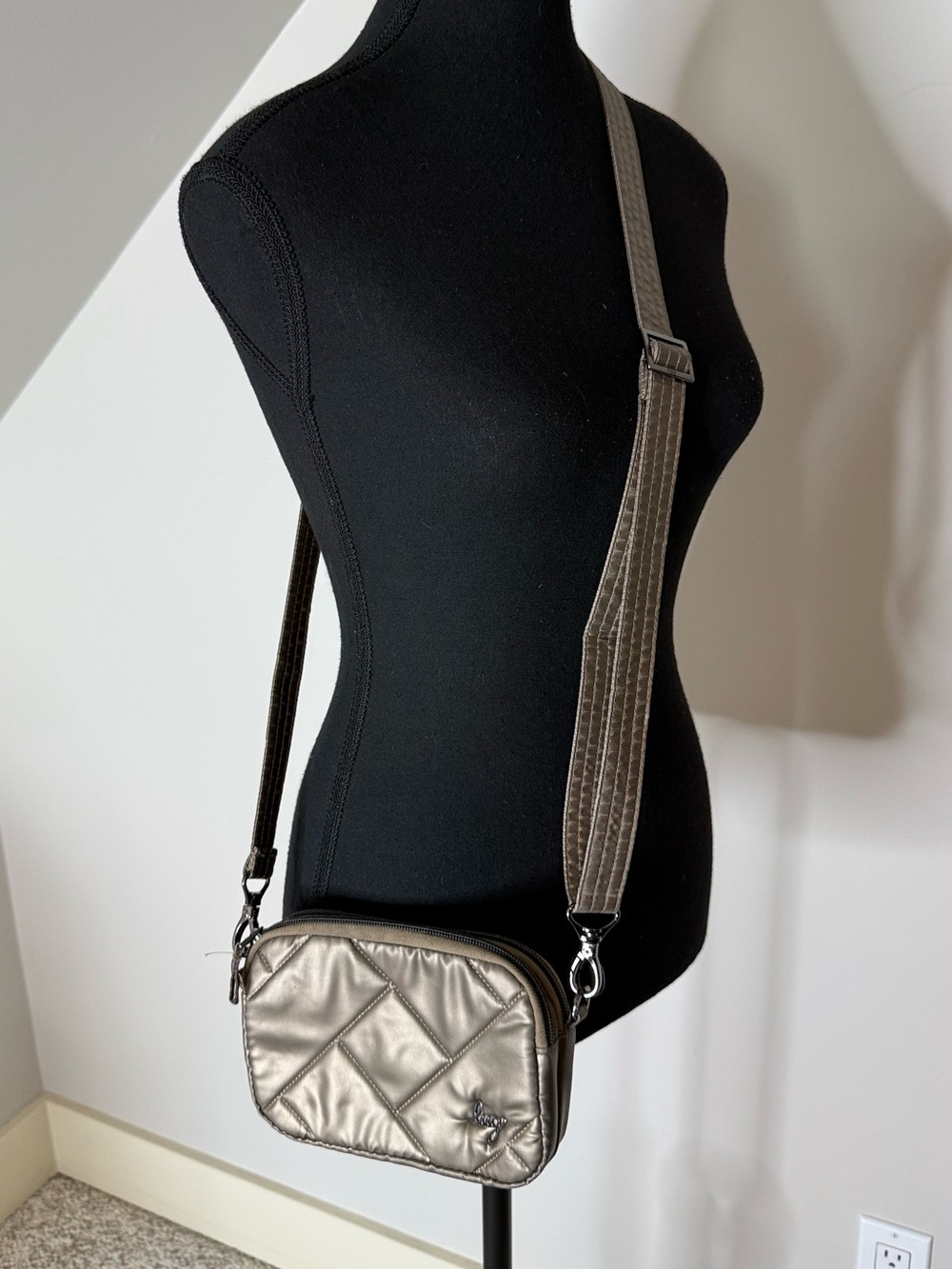 LUG Coupe SE Metallic Bronze Quilted Crossbody Mini Bag Zipper - Picture 8 of 13